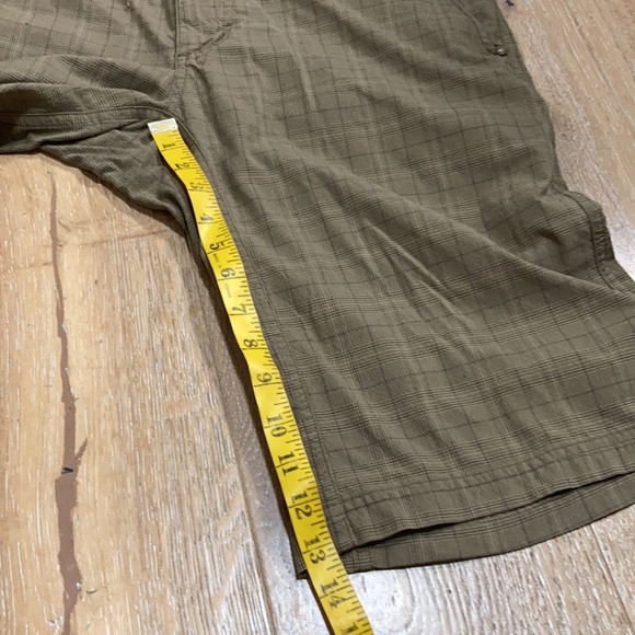 Lululemon men’s plaid shorts size 34 - Picture 7 of 9